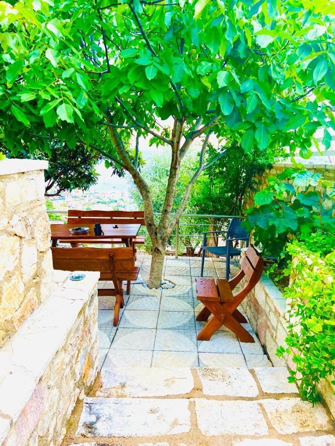 Mistral Inn Himare Exterior foto